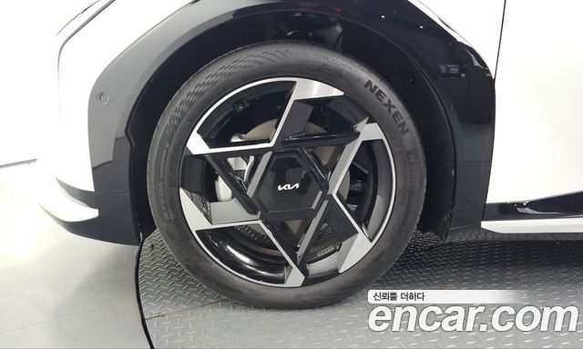 Kia EV4 Long Range 2WD GT LIne 2026 — фото 5