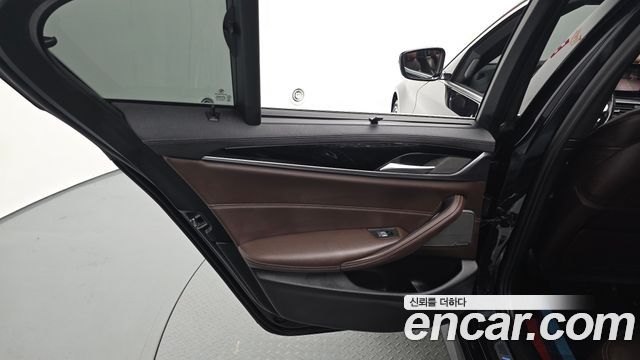 BMW 5 Series (G30) 530i M Sport Package 2022 — фото 25