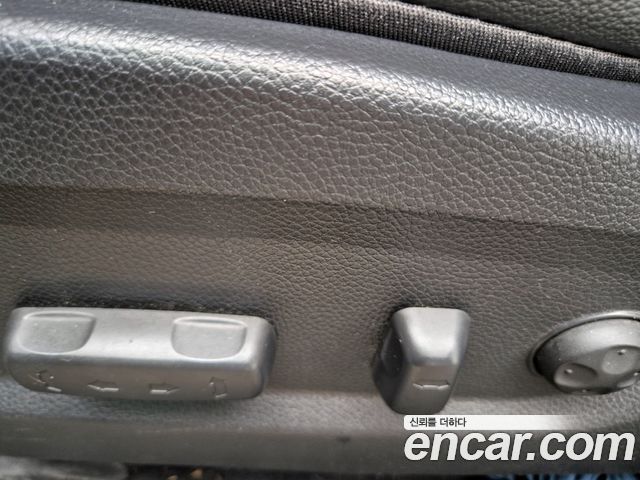 Hyundai Santa Fe (DM) Diesel(e-VGT) 2.0 2WD Premium 2015 — фото 9