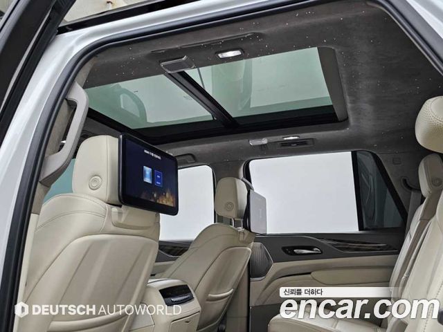 Cadillac Escalade (V) 6.2 Sports Platinum 2022 — фото 22