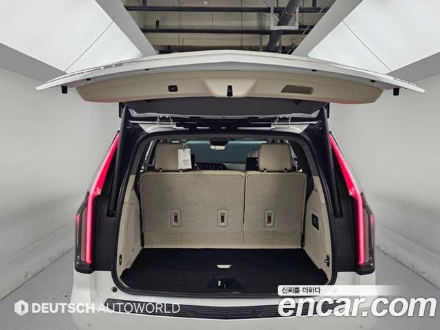 Cadillac Escalade (V) 6.2 Sports Platinum 2022 — фото 23