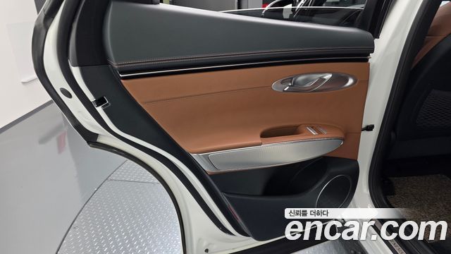 Genesis GV70 2.5T Gasoline 2WD 2022 — фото 25