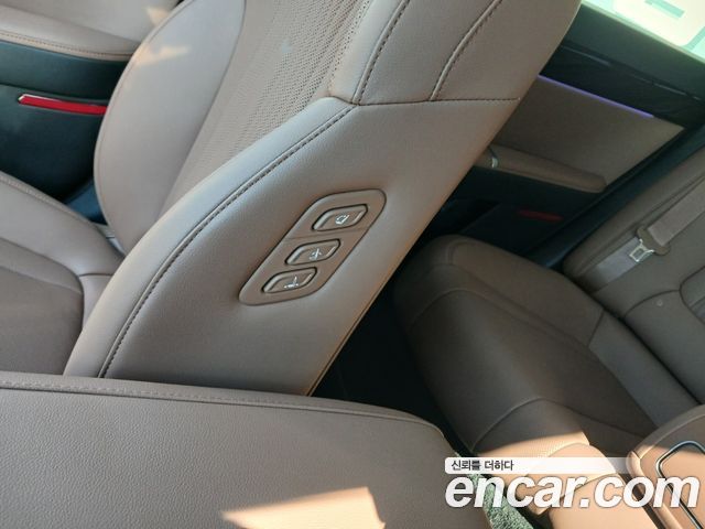 Hyundai Grandeur (GN7) 2,5 Gasoline 2WD Honors 2026 — фото 20