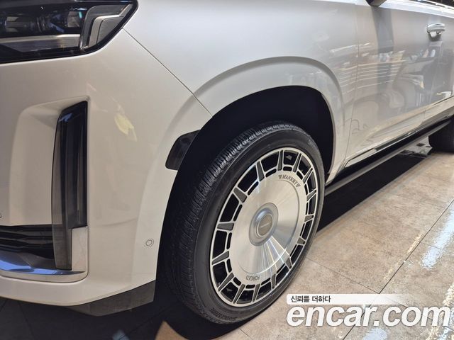 Cadillac Escalade (V) 6.2 ESV ESV Premium Luxury Platinum 2022 — фото 4