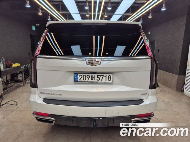 Cadillac Escalade (V) 6.2 ESV ESV Premium Luxury Platinum 2022 — фото 6