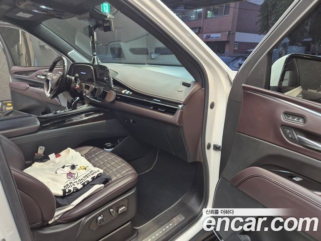 Cadillac Escalade (V) 6.2 ESV ESV Premium Luxury Platinum 2022 — фото 8