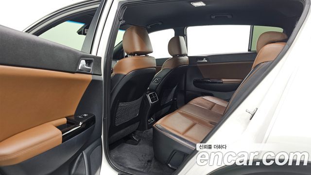 Kia Sportage The Bold Diesel 2.0 2WD Signature 2020 — фото 12