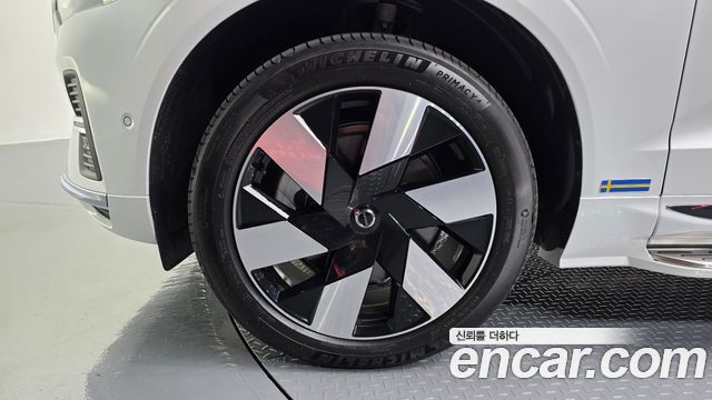Volvo XC60 (II) T8 Ultra Bright 2025 — фото 5