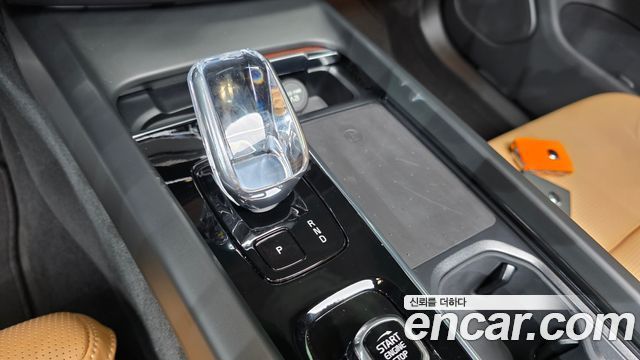Volvo XC60 (II) T8 Ultra Bright 2025 — фото 9