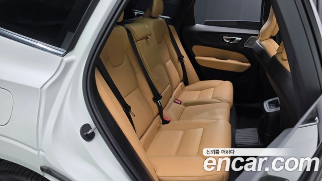 Volvo XC60 (II) T8 Ultra Bright 2025 — фото 11