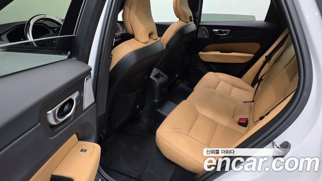 Volvo XC60 (II) T8 Ultra Bright 2025 — фото 12