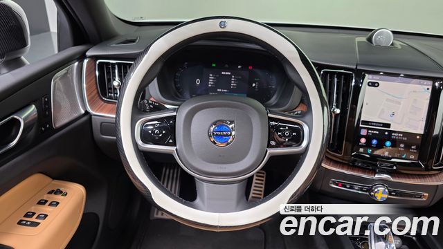 Volvo XC60 (II) T8 Ultra Bright 2025 — фото 13