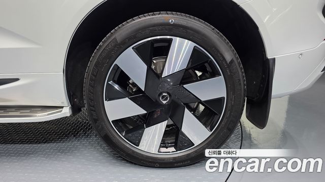 Volvo XC60 (II) T8 Ultra Bright 2025 — фото 21