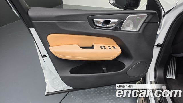 Volvo XC60 (II) T8 Ultra Bright 2025 — фото 24