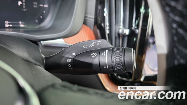 Volvo XC60 (II) T8 Ultra Bright 2025 — фото 31