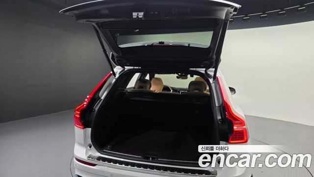 Volvo XC60 (II) T8 Ultra Bright 2025 — фото 39