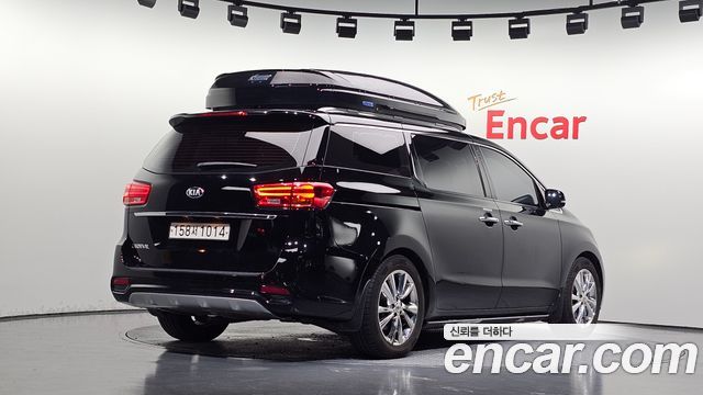 Kia Carnival 9-Seater Noblesse Special 2019 — фото 2