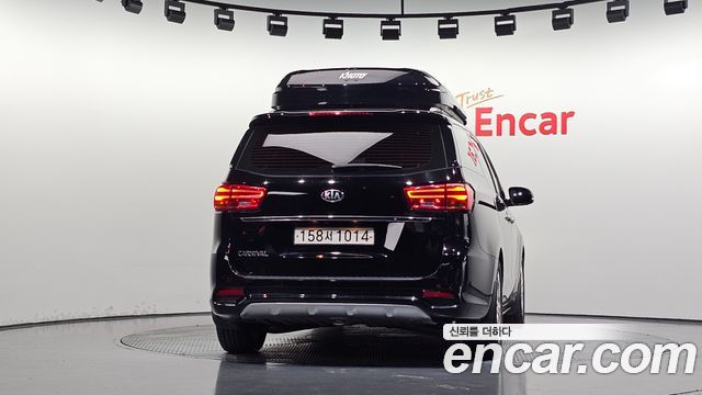 Kia Carnival 9-Seater Noblesse Special 2019 — фото 4