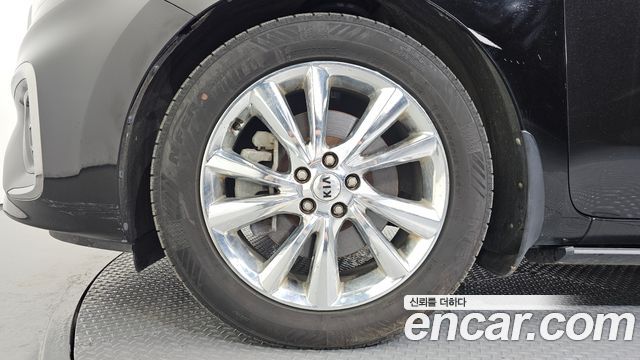 Kia Carnival 9-Seater Noblesse Special 2019 — фото 5
