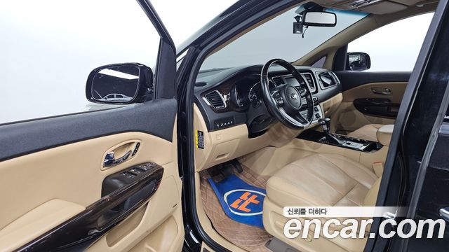 Kia Carnival 9-Seater Noblesse Special 2019 — фото 10