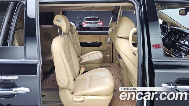 Kia Carnival 9-Seater Noblesse Special 2019 — фото 11