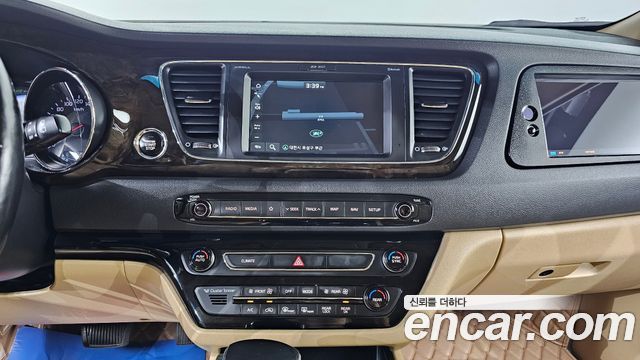 Kia Carnival 9-Seater Noblesse Special 2019 — фото 13