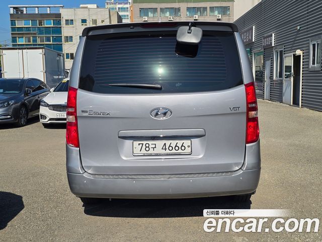 Hyundai Grand Starex 12-Seater Wagon Modern 2017 — фото 2