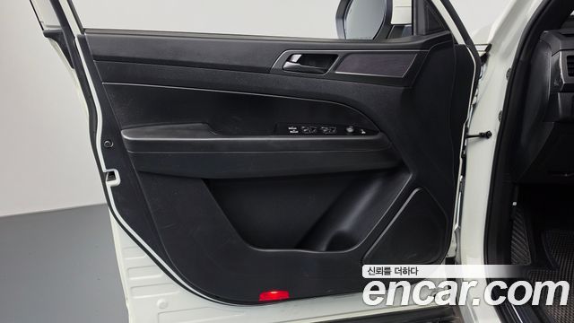 KG Mobility (SsangYong) Rexton Sports Khan Diesel 2.2 4WD Prestige 2023 — фото 24