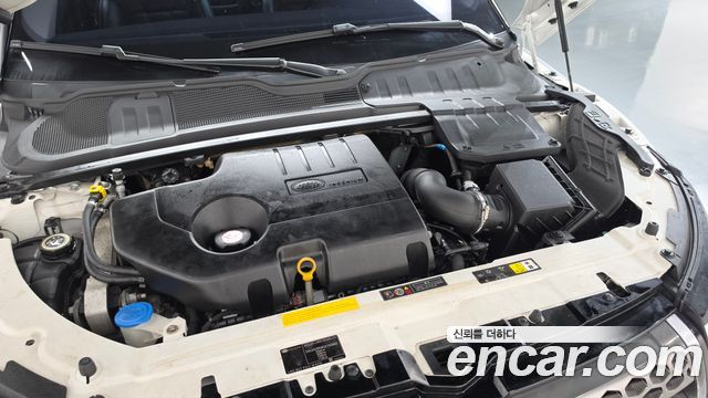 Land Rover Range Rover Evoque 2.0 TD4 HSE 2016 — фото 6