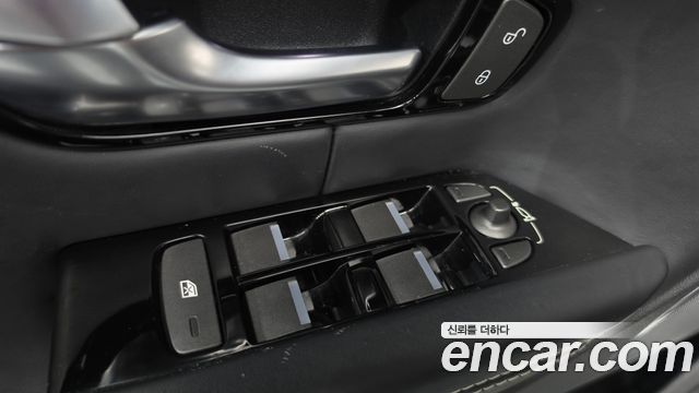Land Rover Range Rover Evoque 2.0 TD4 HSE 2016 — фото 18