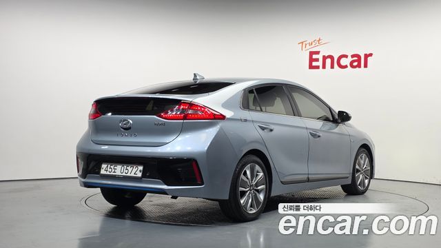 Hyundai Ioniq Hybrid Q 2017 — фото 2
