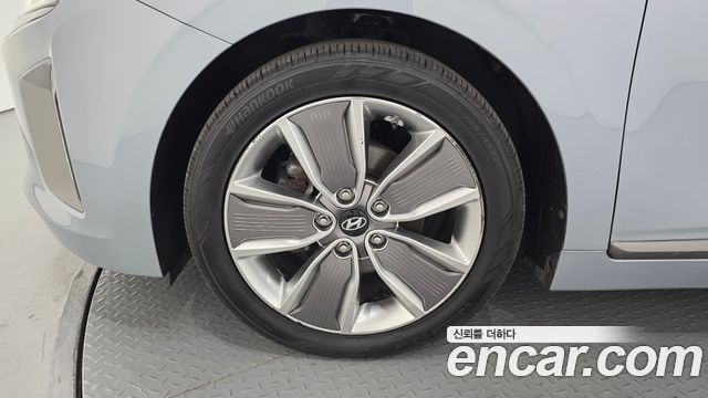Hyundai Ioniq Hybrid Q 2017 — фото 5
