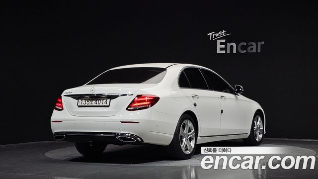 Mercedes-Benz E-Class (W213) E220d Avantgarde 2017 — фото 2
