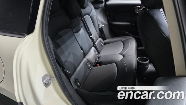 MINI Cooper D 5Door HIGH 3rd 2018 — фото 11