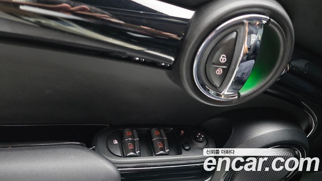 MINI Cooper D 5Door HIGH 3rd 2018 — фото 20