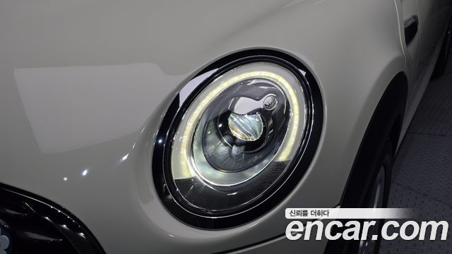 MINI Cooper D 5Door HIGH 3rd 2018 — фото 22