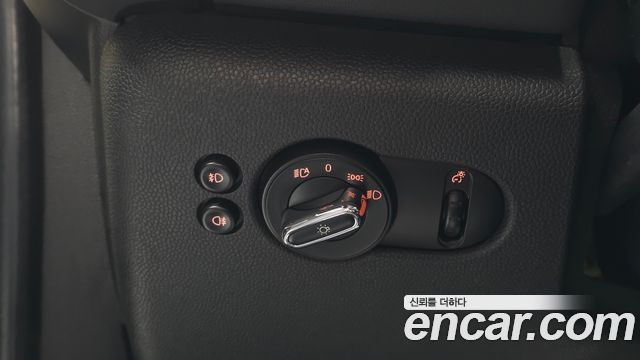 MINI Cooper D 5Door HIGH 3rd 2018 — фото 28
