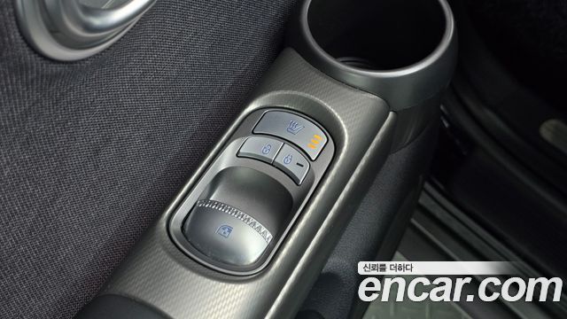 Genesis GV60 Standard 2022 — фото 30