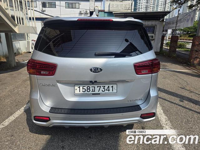 Kia Carnival 7-seater Limousine President 2016 — фото 3