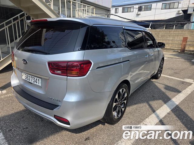 Kia Carnival 7-seater Limousine President 2016 — фото 4