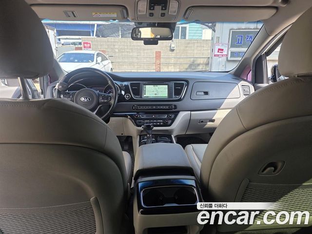 Kia Carnival 7-seater Limousine President 2016 — фото 10