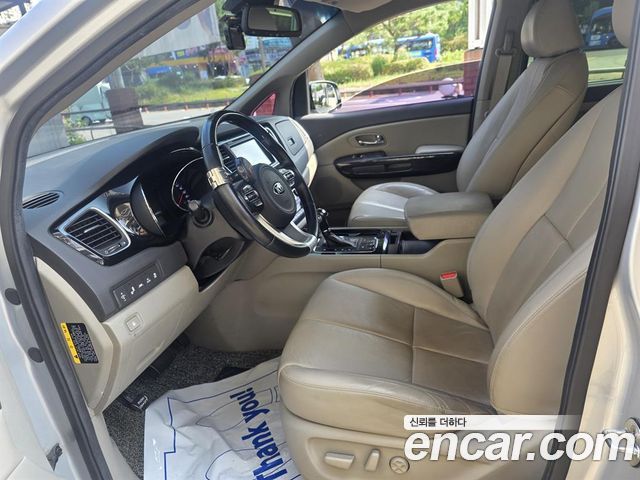 Kia Carnival 7-seater Limousine President 2016 — фото 18