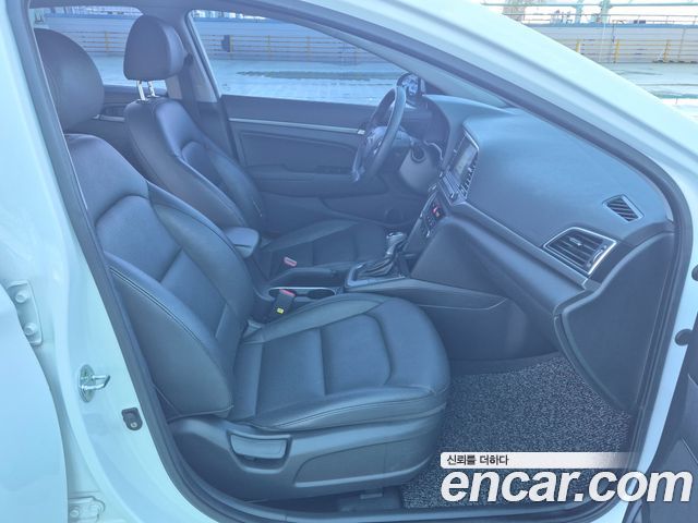 Hyundai Avante (AD) 1.6 GDI Value Plus 2018 — фото 8