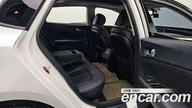 Kia K5 (II) 2.0 Prestige 2019 — фото 12