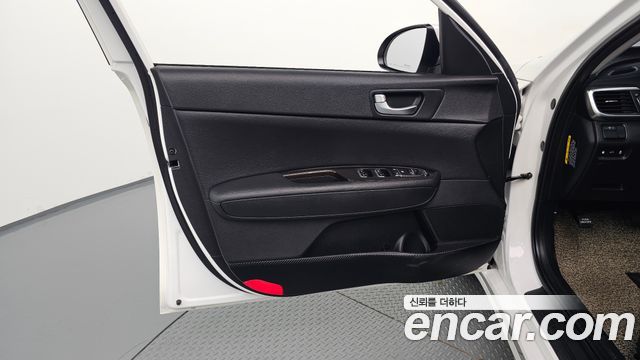 Kia K5 (II) 2.0 Prestige 2019 — фото 24