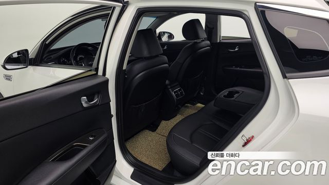 Kia K5 (II) 2.0 Prestige 2019 — фото 26