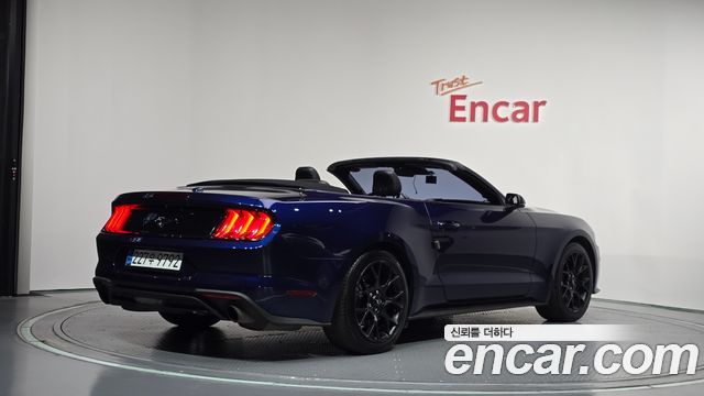 Ford Mustang Convertible 2019 — фото 2