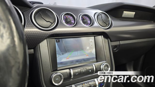 Ford Mustang Convertible 2019 — фото 15