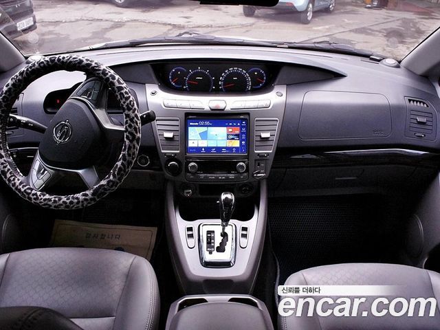 KG Mobility (SsangYong) Korando Turismo 4WD TX 9-seater 2016 — фото 7