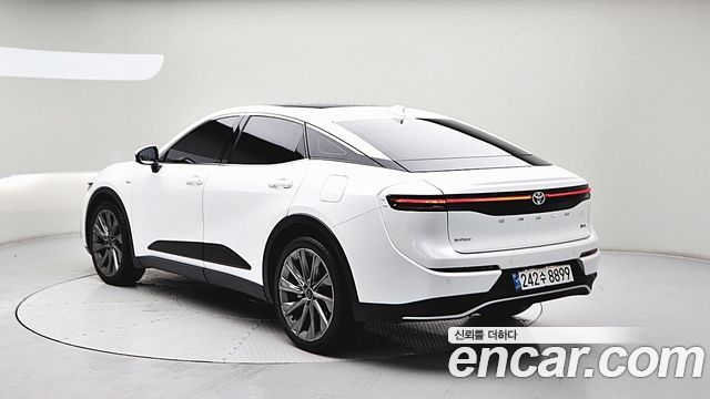 Toyota Crown Crossover 2.5 4WD Hybrid 2025 — фото 2